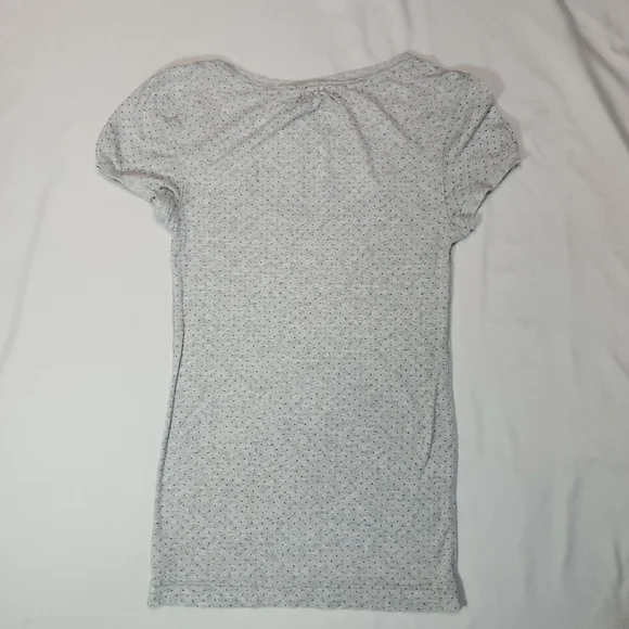 American Eagle Outfitters Gray Cap Sleeve Fitted Tee - Picture 2 of 4